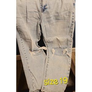 No Boundaries High Wasted Mom Jeans